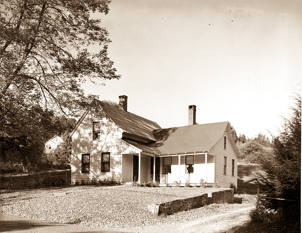 Early 20th century picture of 8 Simsbury Rd